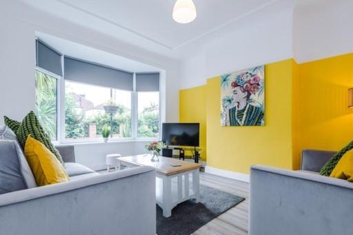 Special Rate For Bookings More Than 7 Nights, Warm Spacious Contractor House Near Liverpool City Centre Sleeps 8 Kitchen & Dining Room, Washing Machine Kültér fotó